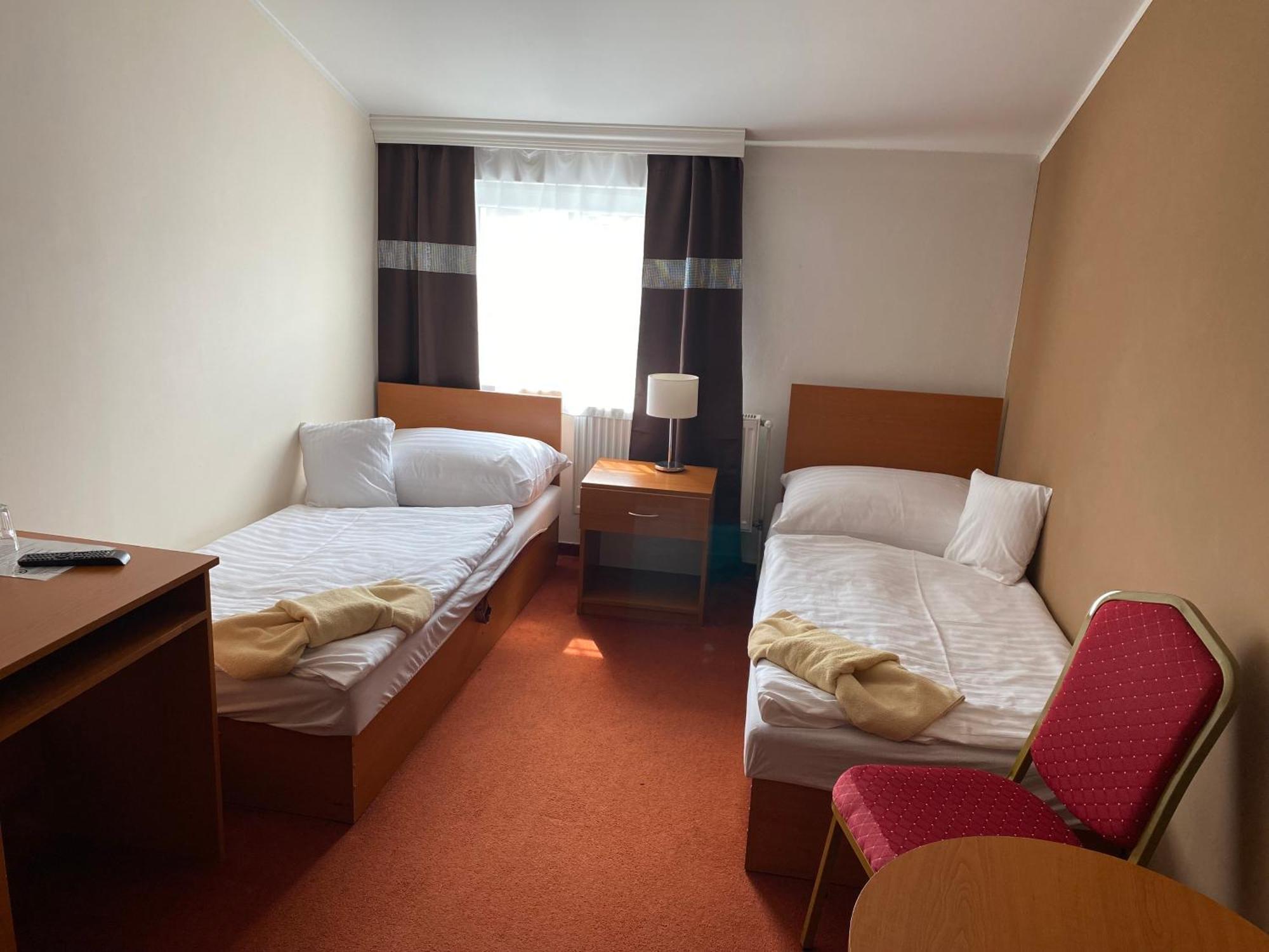Hotel Cerny Orel Zatec Exteriör bild