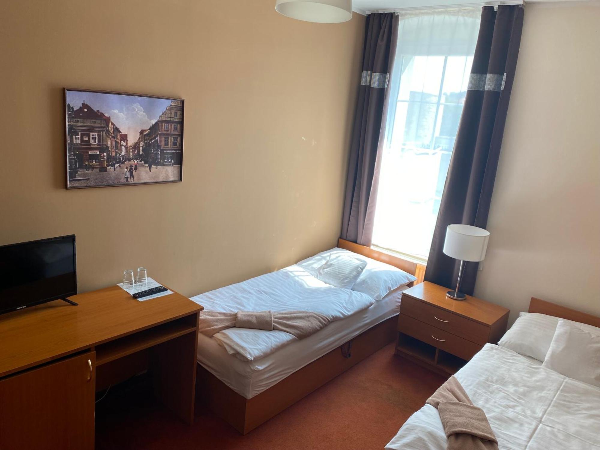 Hotel Cerny Orel Zatec Exteriör bild